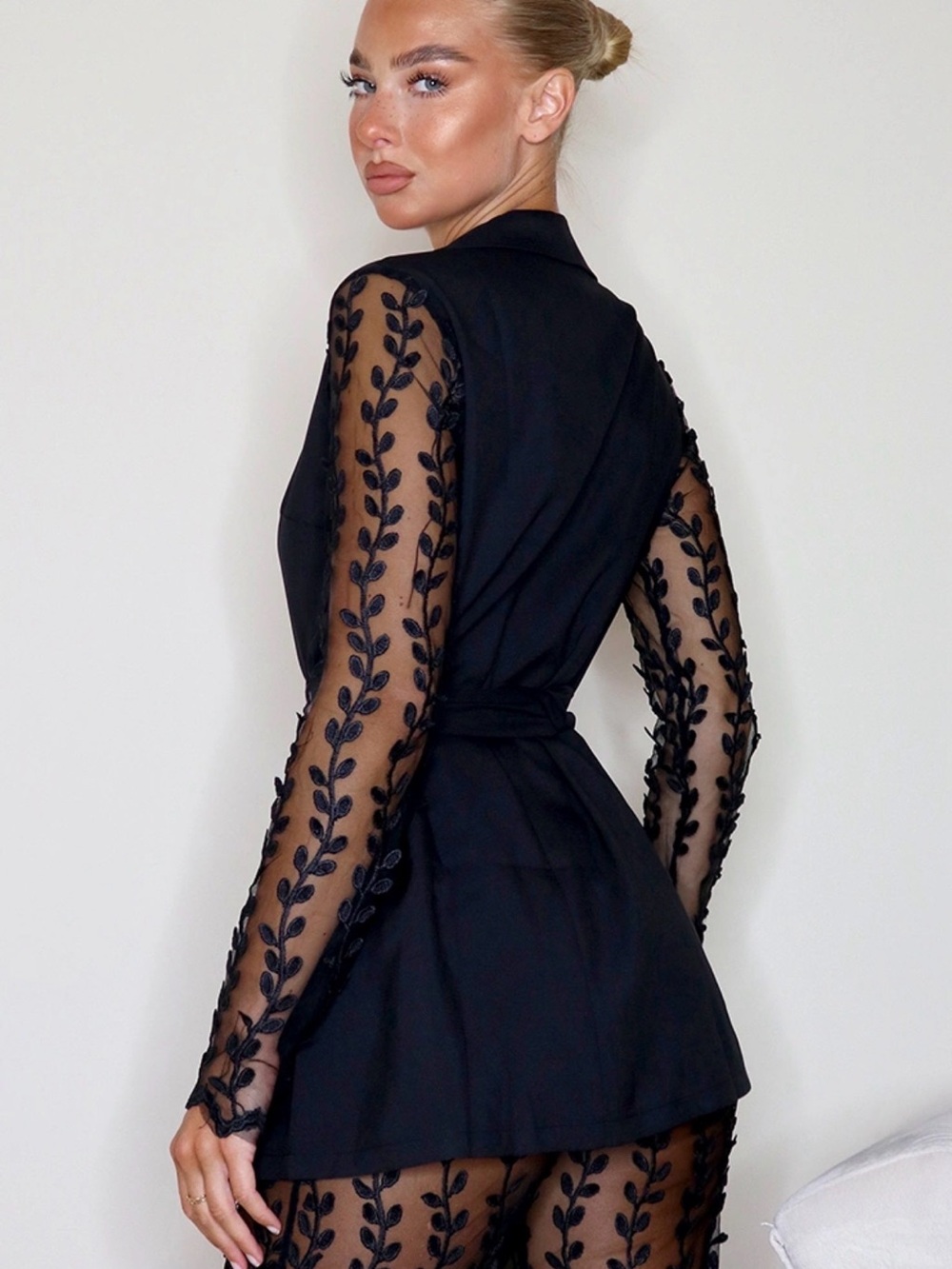 PrettyLittleThing Woven Black Sheer Lace Sleeve Belt Blazer and Flared Trousers - Picture 3 of 14